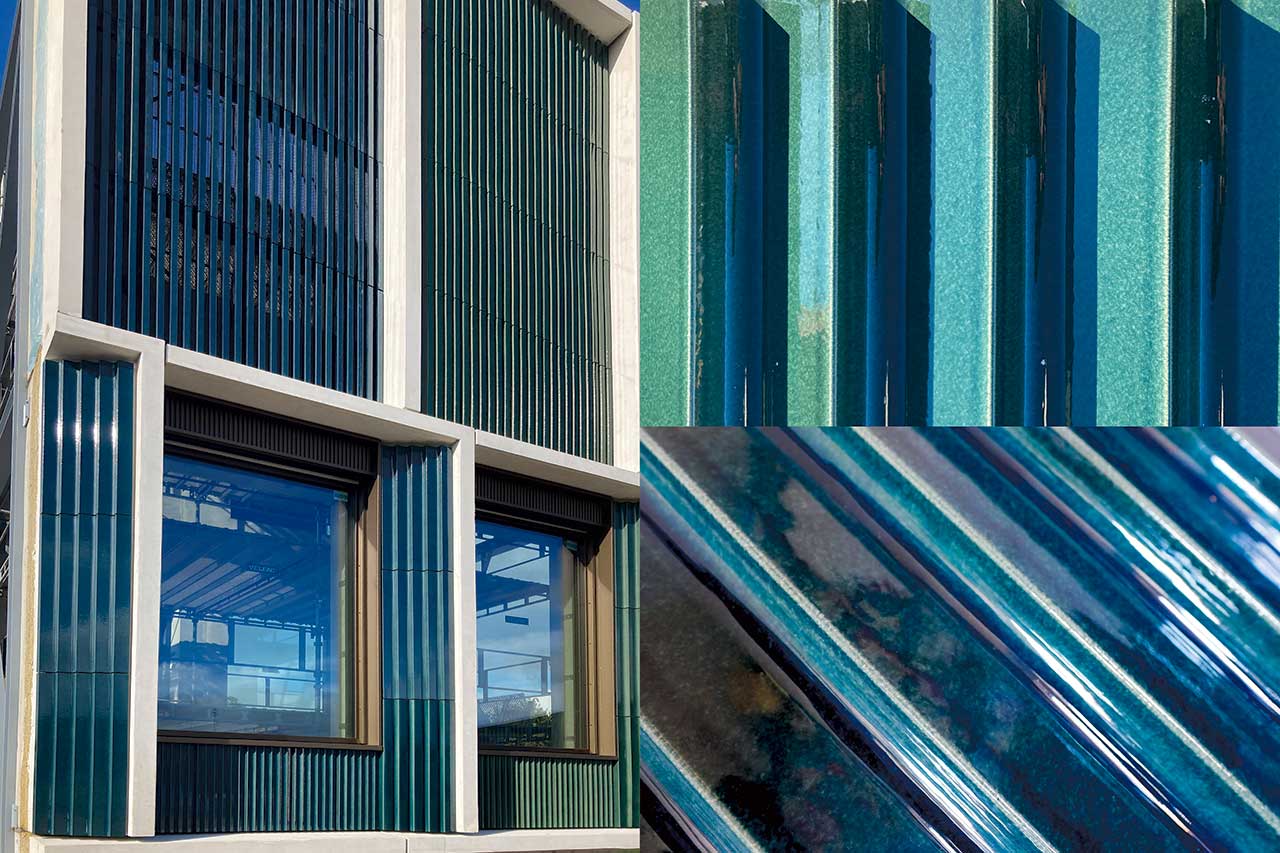 Baguette tegl og Design tegl i blå og grønne nuancer giver facaden et eksklusivt og dekorativt udtryk.
